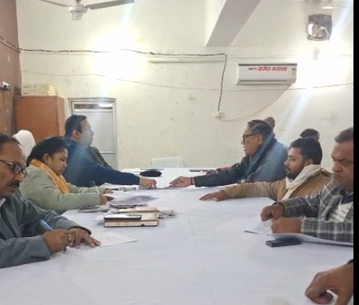 अमेठी: बंद सार्वजनिक रास्ता खुलवाने की मांग, तहसील दिवस में पीड़ित परिजनों ने सीडीओ से लगाई गुहार