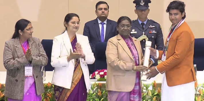 क्रिकेटर वैभव समेत 20 बच्चों को मिला बाल पुरस्कार, प्रधानमंत्री नरेंद्र मोदी बोले – जेन Z और जेन अल्फा बनाएंगे विकसित भारत 3 image 248 2