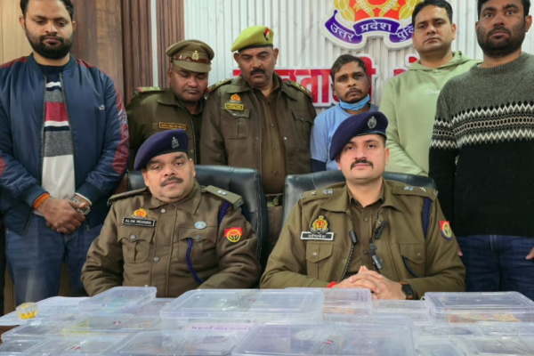 औरैया लूटकांड का पुलिस ने किया खुलासा: मुठभेड़ के बाद 2 लुटेरे गिरफ्तार, शत-प्रतिशत बरामदगी का दावा