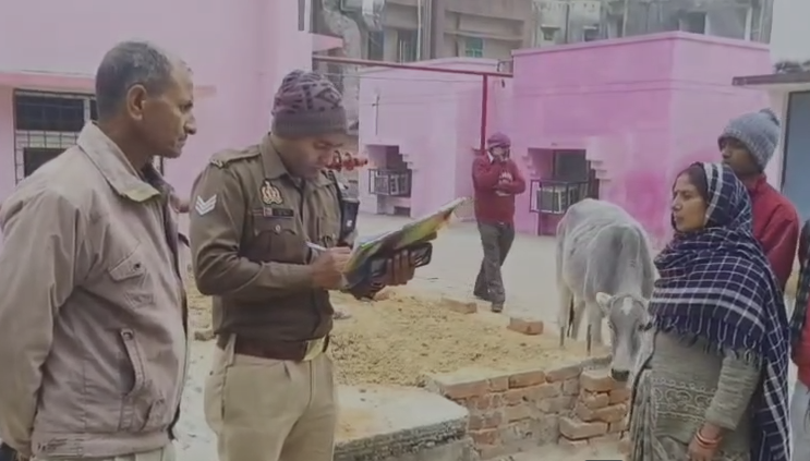 महोबा में इंसानियत शर्मसार: नौकर दंपति ने 5 साल तक पिता-बेटी को बनाया कैदी, भूख और जुल्म से रिटायर्ड रेलकर्मी की मौत