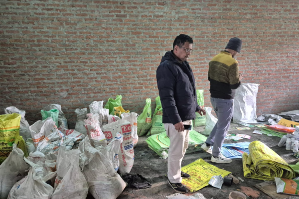 अमेठी में फर्जी खाद–कीटनाशक फैक्ट्री का भंडाफोड़, किसानों से धोखाधड़ी का बड़ा खेल उजागर