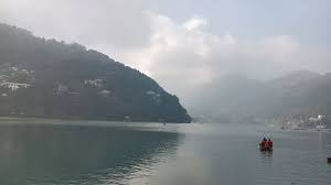 नैनीताल की हवा में घुला ज़हर: पहाड़ों तक पहुंचा मैदानी इलाकों का प्रदूषण, PM 2.5 स्तर ने बढ़ाई चिंता 2 image 43 1