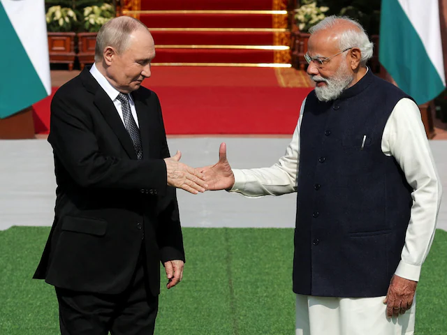 Modi–Putin Summit LIVE: पुतिन ने राजघाट विजिटर्स बुक में क्या लिखा? 2 image 54 1