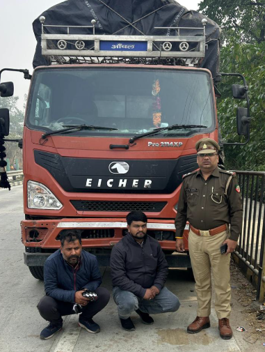 बाराबंकी : फर्जी अभिवहन पास से लकड़ी तस्करी का भंडाफोड़, वन दरोगा अनुज सिंह की कार्रवाई 2 image 65 1