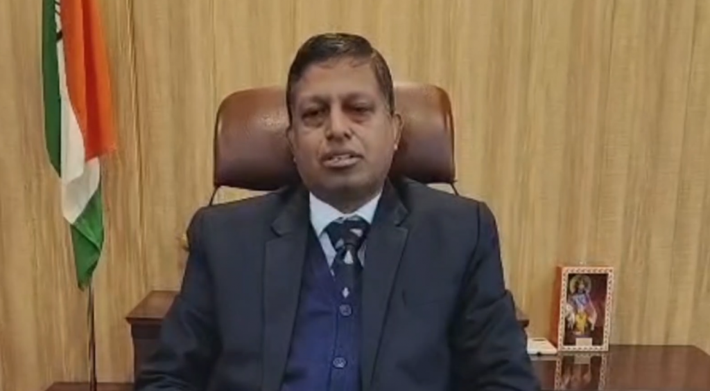 कानपुर देहात: बिना अनुमति मिट्टी खोदकर बना दिया रास्ता, खनन पट्टा धारक पर गंभीर आरोप 3 image 90 2