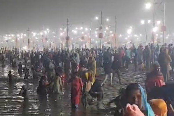 माघ मेला 2026 का शुभारंभ: प्रयागराज के त्रिवेणी संगम पर उमड़ा आस्था का सैलाब, पहले दिन लाखों श्रद्धालुओं ने किया पवित्र स्नान