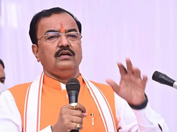 आगरा दौरे पर डिप्टी सीएम केशव प्रसाद मौर्य, बिजली कटौती से चौपाल कार्यक्रम में मचा हड़कंप