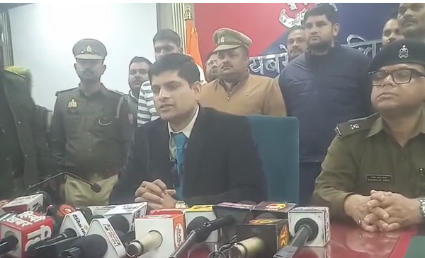 रायबरेली में गूगल से मंदिर खोजकर घंटा चोरी करने वाला गैंग गिरफ्तार, 3 क्विंटल से ज्यादा घंटे बरामद