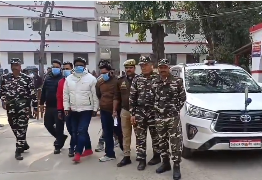 खुद को प्रमुख सचिव बताने वाला फर्जी अफसर गिरफ्तार, नेपाल कसीनो जाने की थी तैयारी