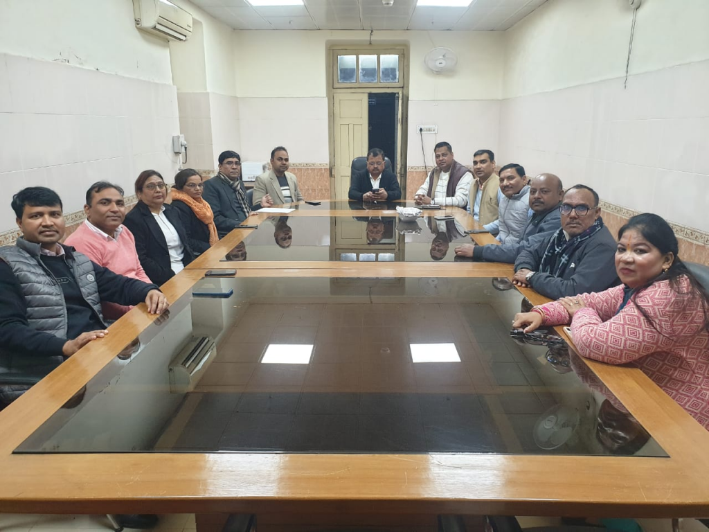 KGMU विवाद: अपर्णा यादव से झड़प के बाद डॉक्टर और कर्मचारी आर-पार, हड़ताल और OPD बंद करने की चेतावनी 3 image 171 2