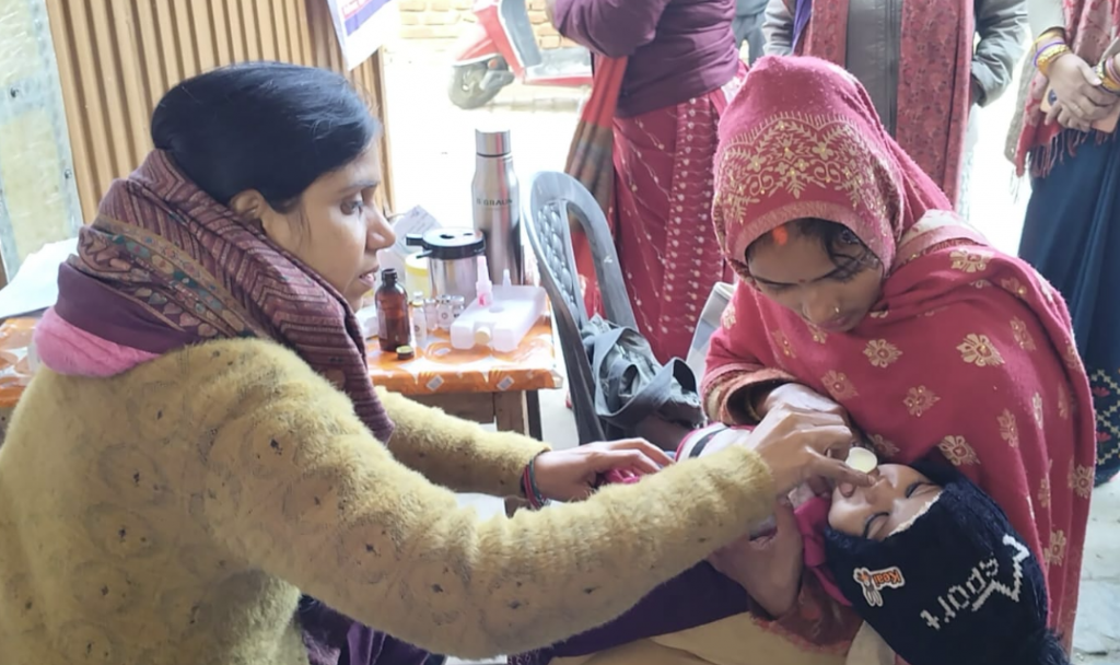 कानपुर : हलुवा खेड़ा सेवा बस्ती में महिलाओं के लिए विशेष स्वास्थ्य जागरूकता कार्यक्रम आयोजित 3 image 84 2