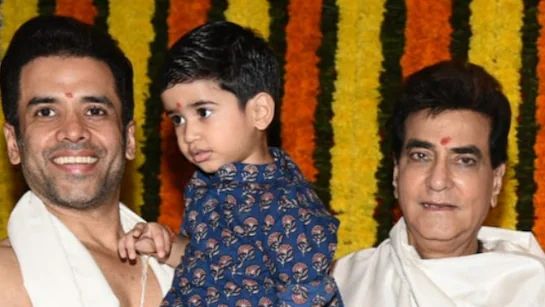 तुषार कपूर बने सिंगल फादर: बेटे लक्ष्य के पिता बनने का खुलासा, पिता जितेंद्र को नहीं बताया