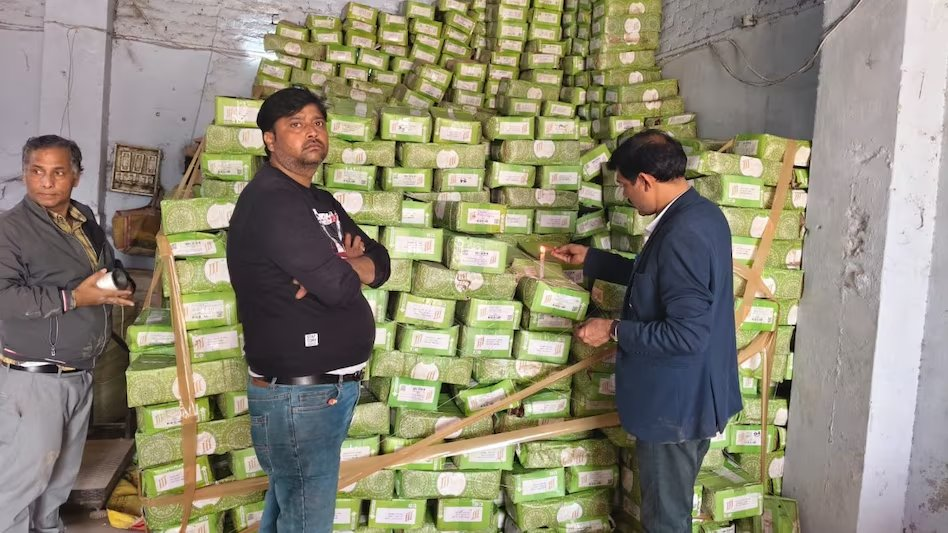 कानपुर: त्योहारों से पहले 10 हजार किलो एक्सपायर खजूर जब्त, मुनाफाखोरों की मुनादी बेनकाब