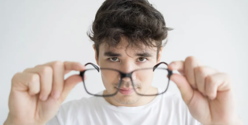 Eye Health Tips: आंखों की सेहत को न करें नजरअंदाज, ये एक्सरसाइज और डाइट बन सकती हैं आंखों के लिए संजीवनी