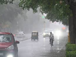 कानपुर में मौसम ने ली करवट, बारिश से मिली राहत, 12 डिग्री तक गिरा तापमान