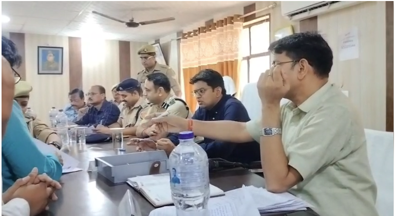 सिद्धार्थनगर तहसील दिवस में DM सख्त, लापरवाही पर कार्रवाई के निर्देश