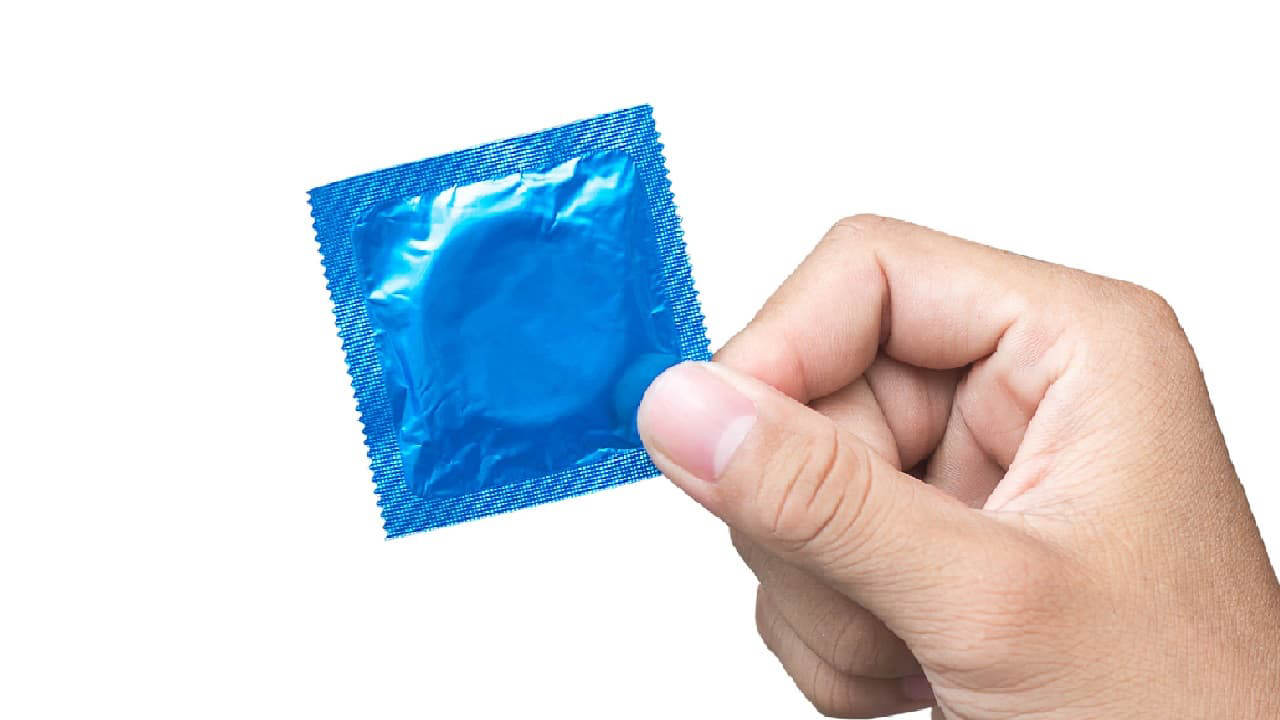 ईरान-जंग के असर से भारत में कंडोम की कीमतों में 50% तक इजाफा होने का खतरा