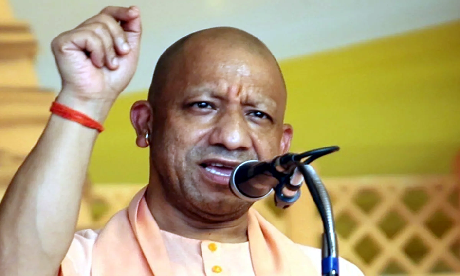 भारत की धरती कोई धर्मशाला नहीं; रामभद्राचार्य की रामकथा के समापन में गरजे सीएम योगी