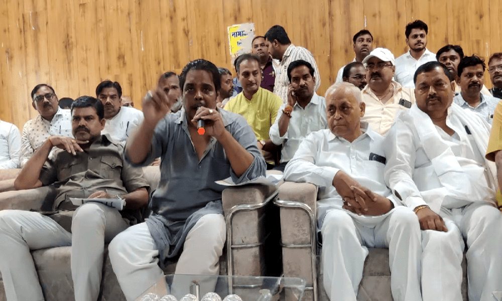 कानपुर भाजपा की अंदरूनी कलह और तेज, ‘6 पार्षदों पर फैसला करो या 75 का इस्तीफा लो’