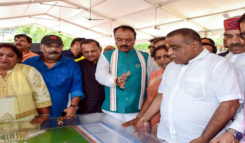 राजभर की चिंगारी को केशव ने दी हवा, कानपुर में बोले- अखिलेश के 25-26 सांसद सपा छोड़ने को तैयार