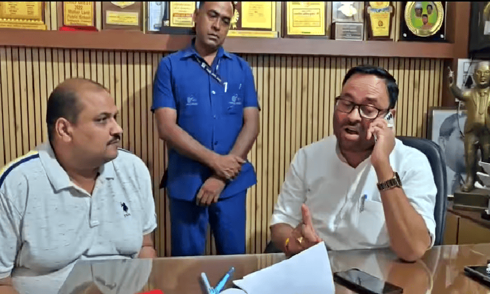‘दोबारा लठ लेकर बैठूंगा…’ मुजफ्फरनगर में मंत्री जी की घुड़की के बाद भी बिजली विभाग ने करा दी FIR