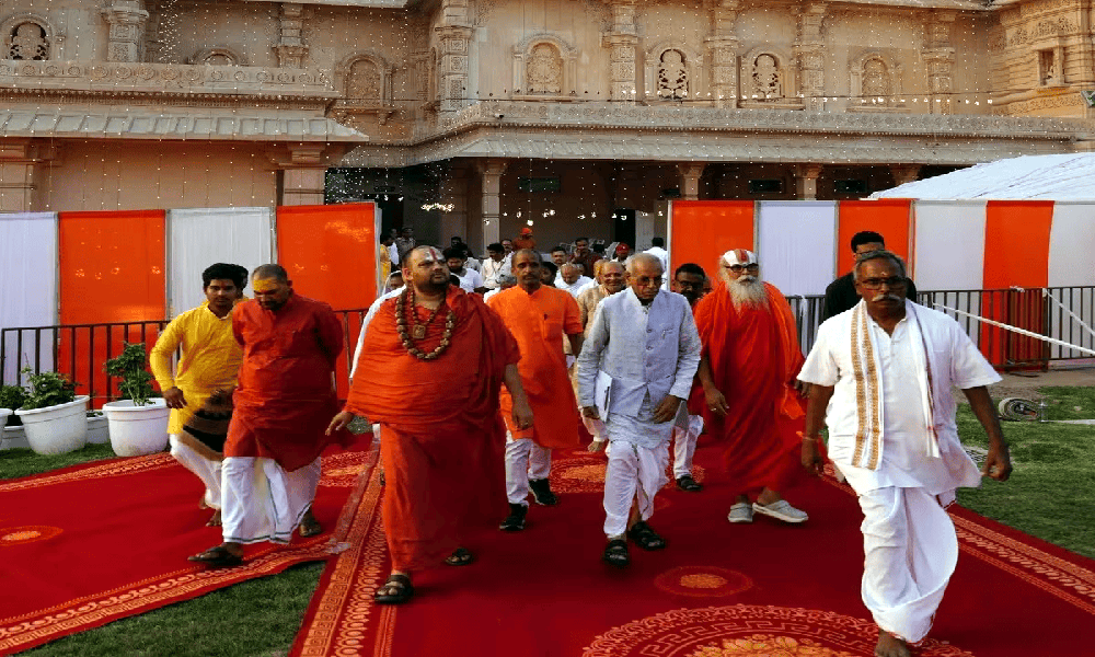 चंदा चोरी की जांच रिपोर्ट के बीच चंपत राय ने राम मंदिर मंच से दिया ‘ऑल इज वेल’ का संदेश
