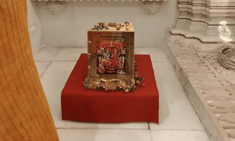 राम मंदिर से 800 ग्राम सोने वाली मानस भी गायब, पूर्व गृह सचिव के आरोप से नई सनसनी